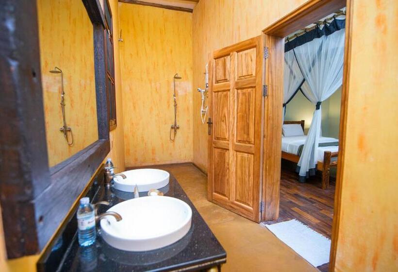 اتاق استاندارد یک نفره, Buffalo Safari Lodge