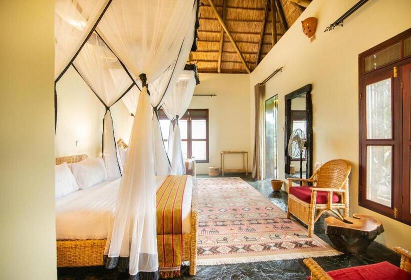 اتاق استاندارد یک نفره, Buffalo Safari Lodge