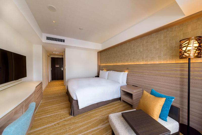 Номер Стандарт Вид на Море с Балконом, Doubletree By Hilton Okinawa Chatan Resort