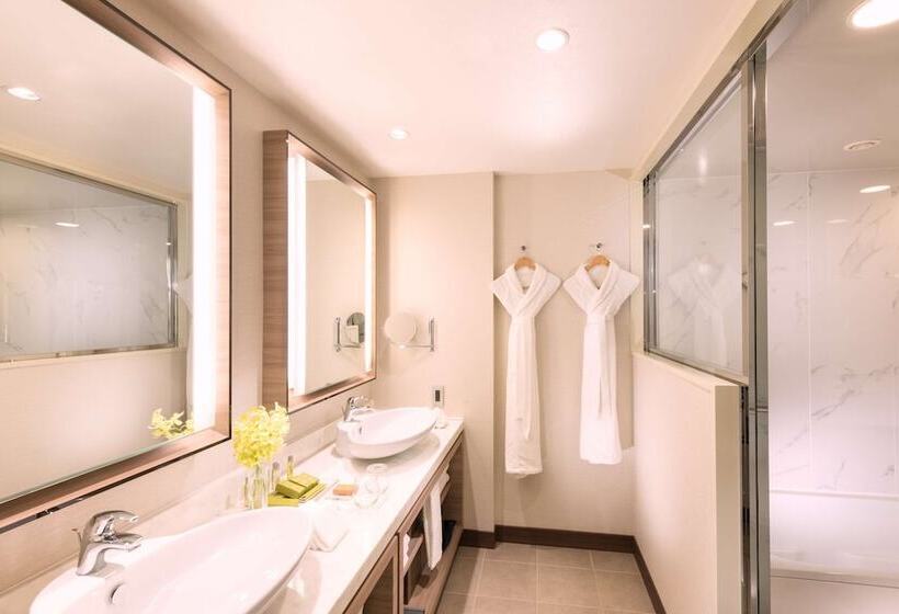 Люкс Вид на Море, Doubletree By Hilton Okinawa Chatan Resort