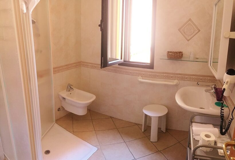 اتاق خانوادگی, Delle Isole
