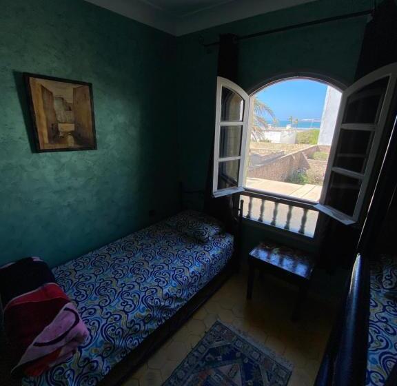 חדר אקונומי לשלושה, Essaouira Beach Hostel