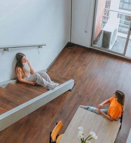 شقة عائلية, Travelers Orange Suites