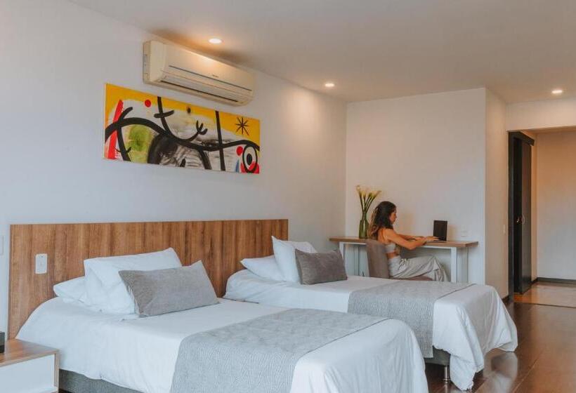 شقة عائلية, Travelers Orange Suites