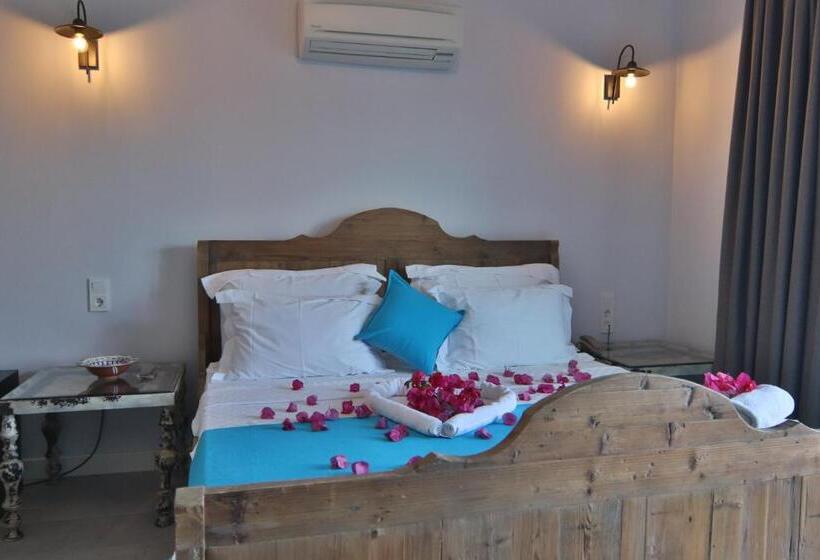 اتاق لوکس با بالکن, Alacaat Otel