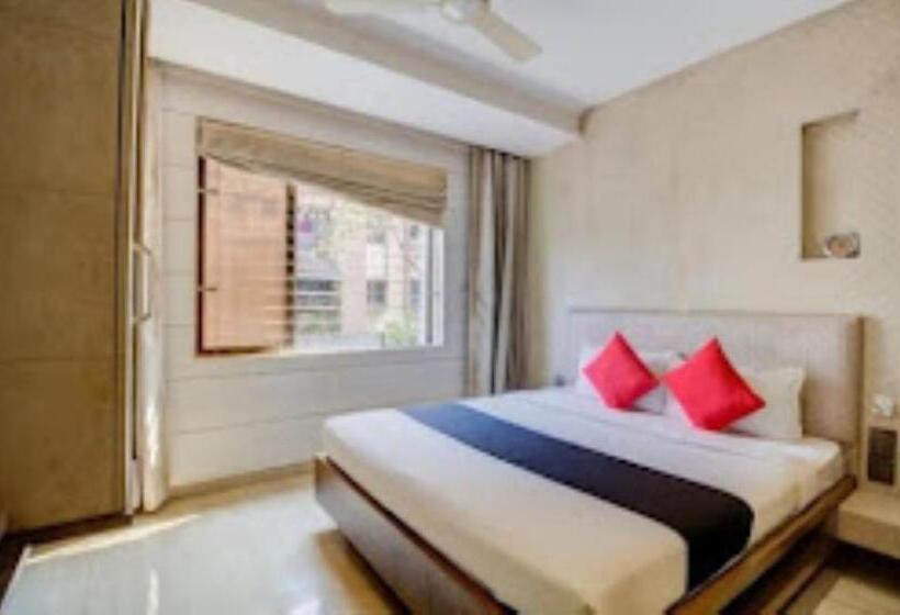 Номер Deluxe, Pratiksha Residency , Nerul
