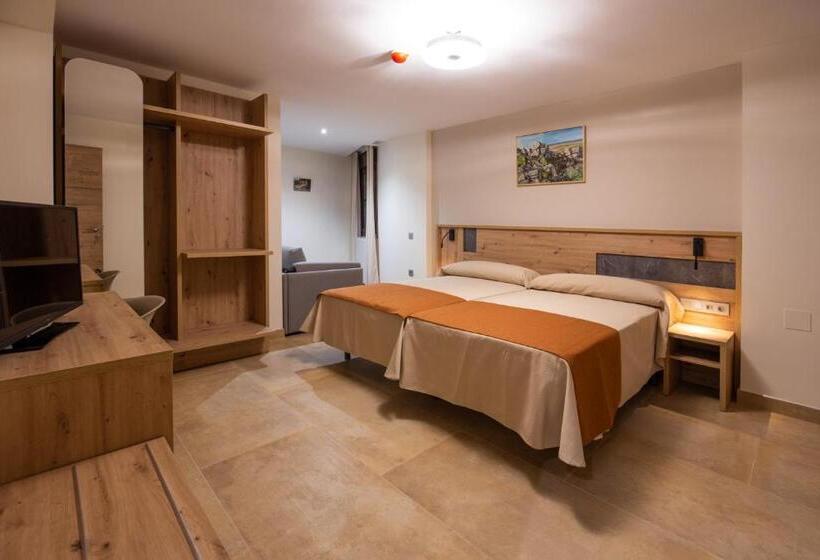 Номер Стандарт Трехместный, Hostal Las Grullas