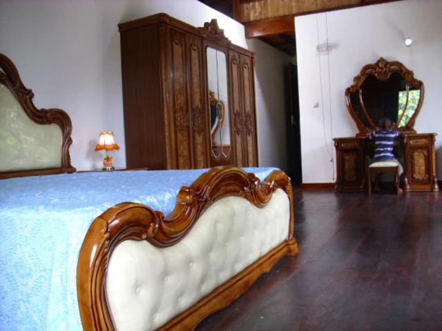 بنگله خانوادگی, Jardim Botânico Me Zochi
