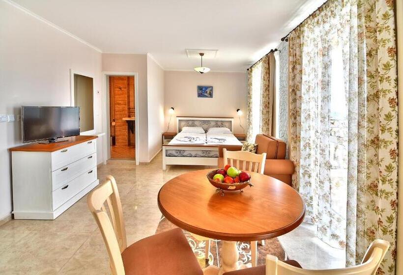 Студия Deluxe, Sirena Palace Family