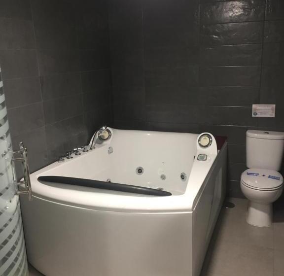 Люкс Повышенной Комфортности, Deluxe Hostels & Suites Merida