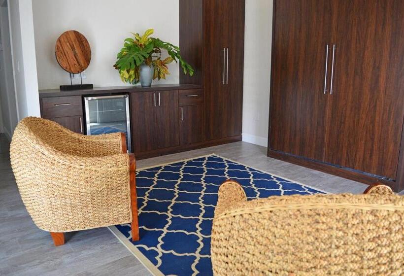 Люкс Вид на Бассейн, Dolphin Point Villas