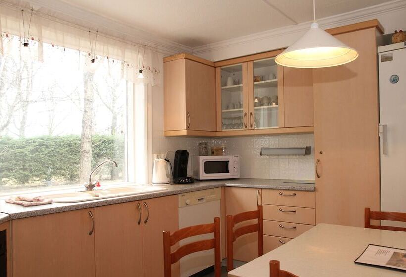 اتاق استاندارد سه تخته با سرویس بهداشتی مشترک, Olga Guesthouse