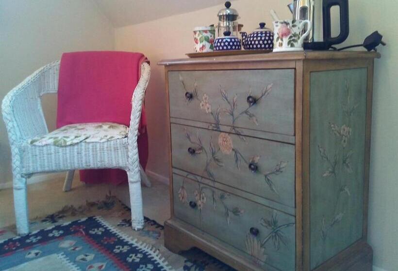 اتاق استاندارد, Field Farm Cottage B&b