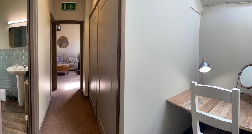 Family Suite, The Plume Of Feathers