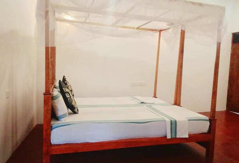 Номер Стандарт с Балконом, La Safari Inn Tissamaharama