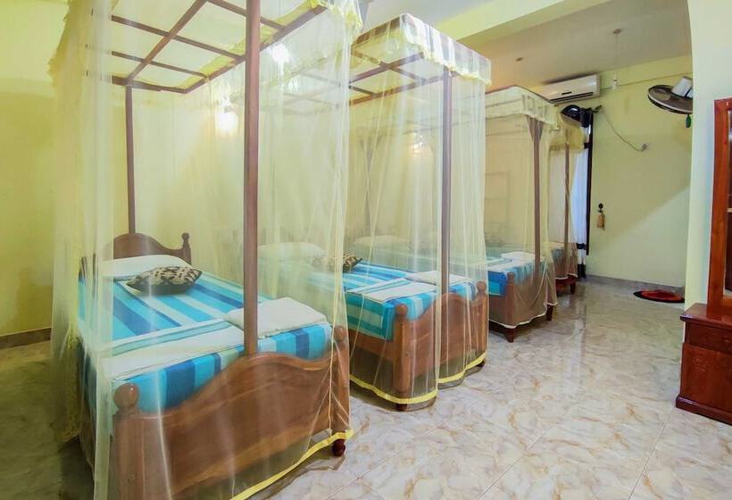 Четырехместный Номер Deluxe, La Safari Inn Tissamaharama