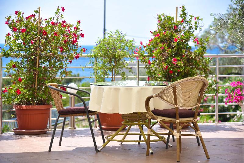 استودیوی استاندارد با چشم‌انداز دریا, Apartments Raymond