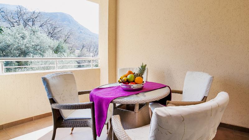 آپارتمان 1 خوابه با بالکن, Apartments Raymond