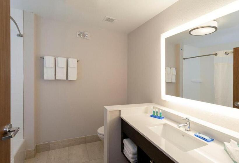 适合残疾人士使用的套间, Holiday Inn Express & Suites Salem North   Keizer, An Ihg