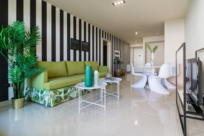 Апартаменты 2 Спальни, Athens Mosaico Suites & Apartments