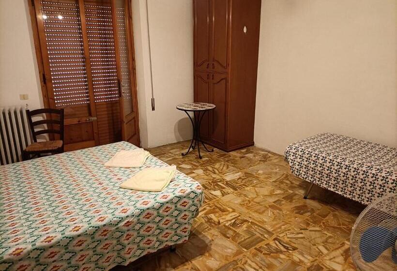 اتاق استاندارد با سرویس بهداشتی مشترک, B&b E Locazioni Turistiche Antico Borgo Toscano