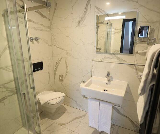استودیو خانوادگی, Sleep Inn Dusseldorf