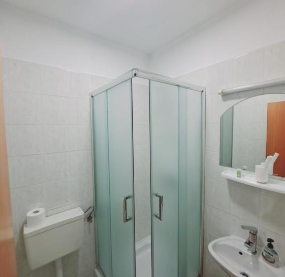 اتاق استاندارد یک نفره, Guesthouse Varnica