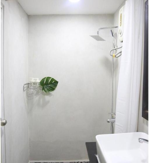 バルコニー付きデラックスルーム, The Artist Residence