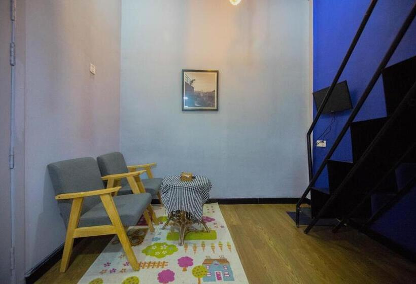 ドゥプレックスルーム, The Artist Residence
