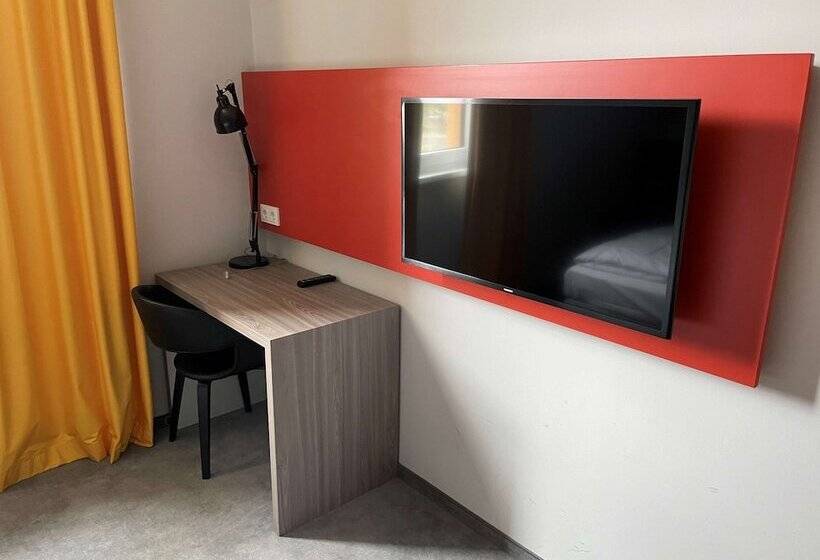 Номер Стандарт, Campanile Leipzighalle Airport