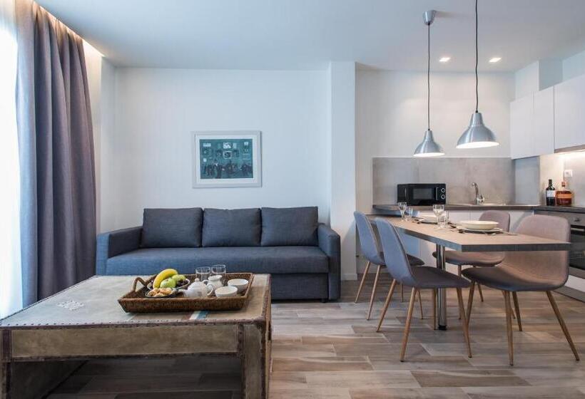 2 Bedroom Apartment, Spot Apart
