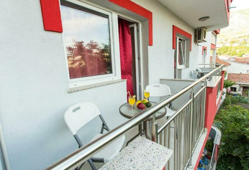 اتاق خانوادگی, Motel Edem