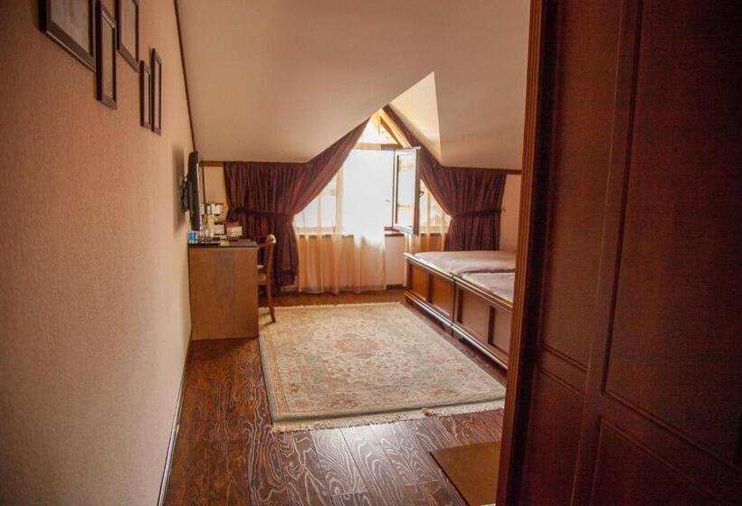 Номер Стандарт, Platan