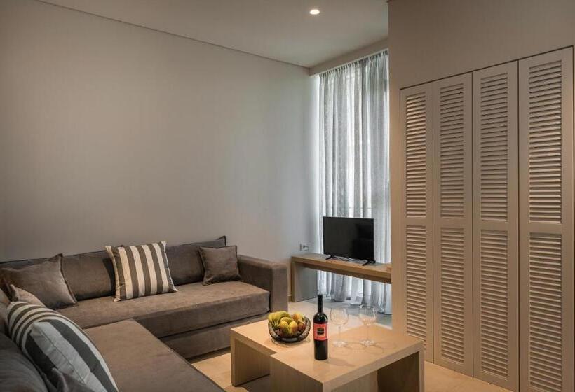 스위트, Trianon Luxury Apartments & Suites