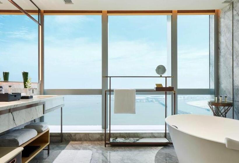 Люкс Кровать Кинг, Intercontinental Zhuhai, An Ihg