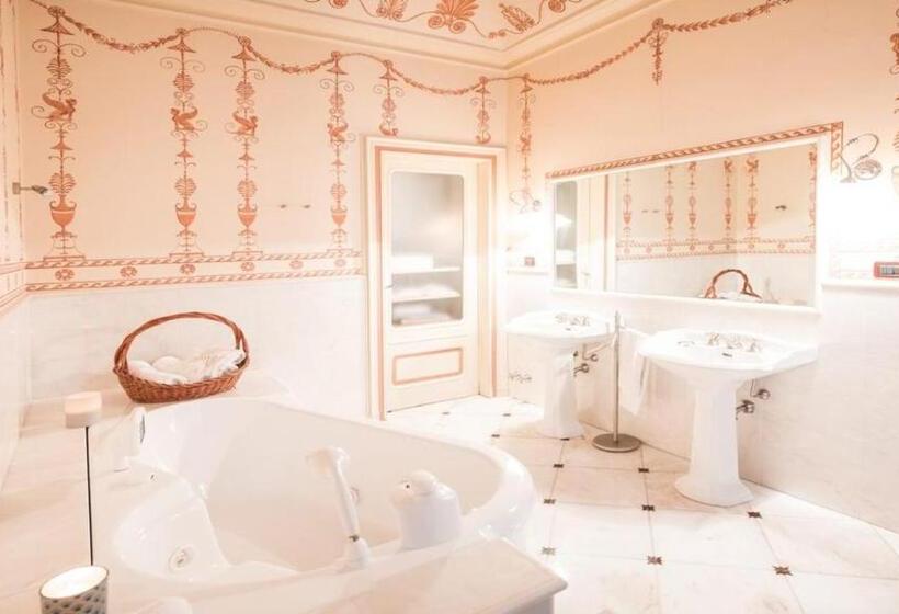 자쿠지 스위트, Villa Erre  Literary B&b