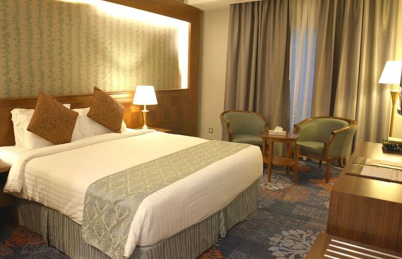 3 Bedroom Suite, Maden
