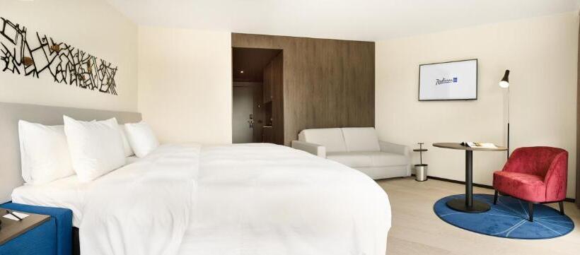 Семейный Номер, Radisson Blu Hotel, Bruges
