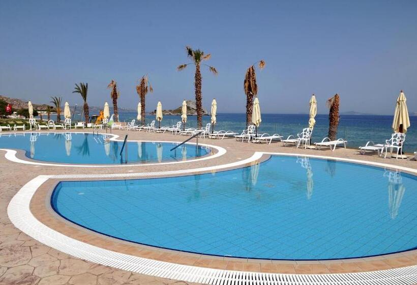 Трехместный Superior Вид на Море, Royal Bay Suites