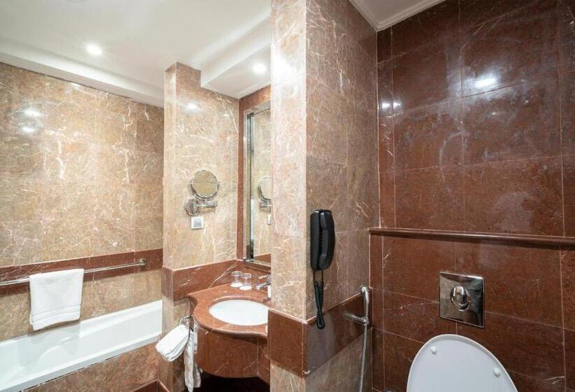Люкс 2 Спальни, Four Points By Sheraton Makkah Al Naseem