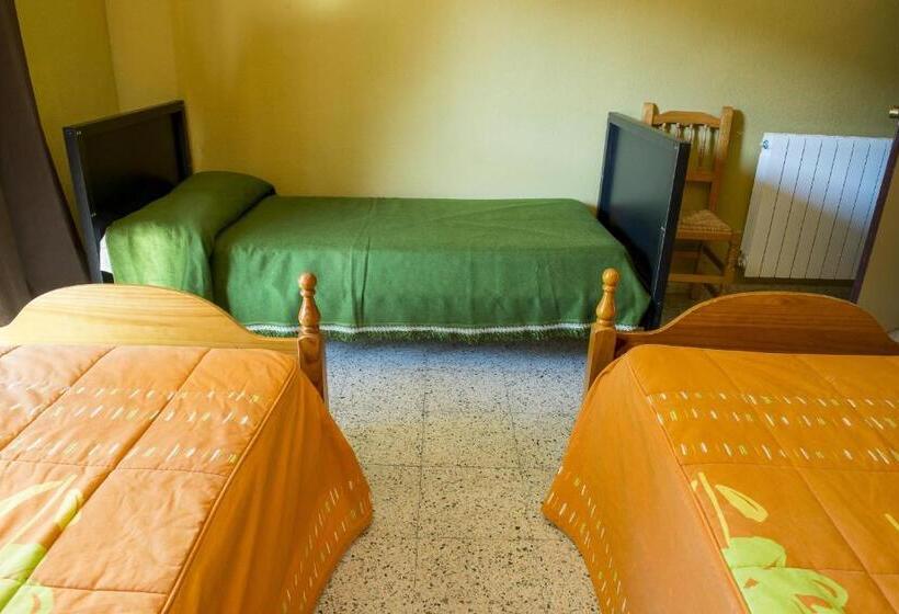 Номер Стандарт Трехместный, La Casona Del Pinar Albergue