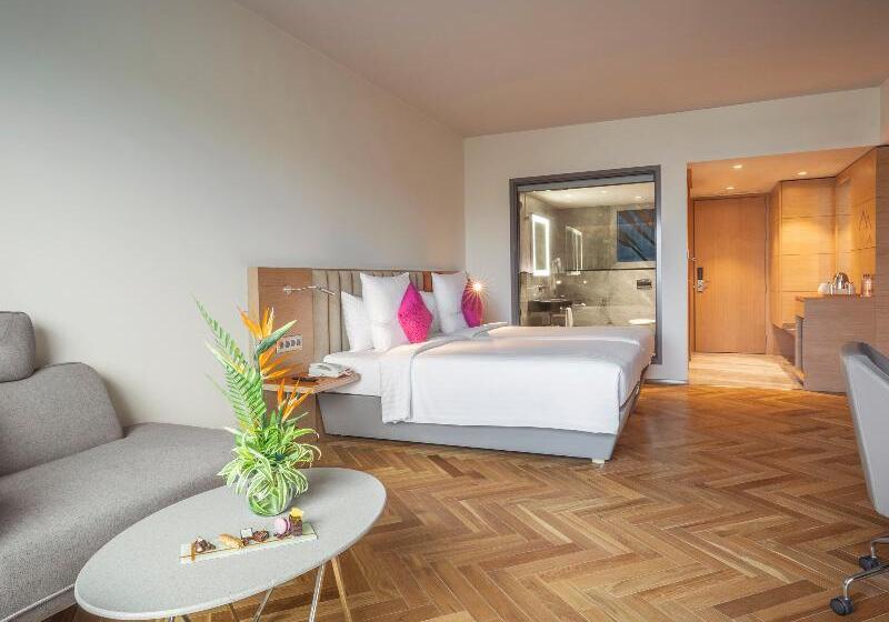 Номер Superior Вид на Город, Novotel Vijayawada Varun