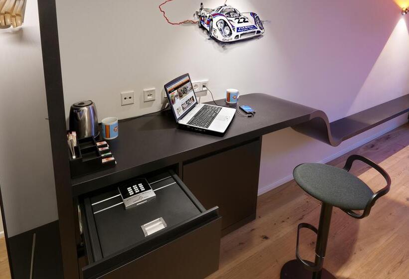 패밀리 룸, V8 Hotel Motorworld Region Stuttgart