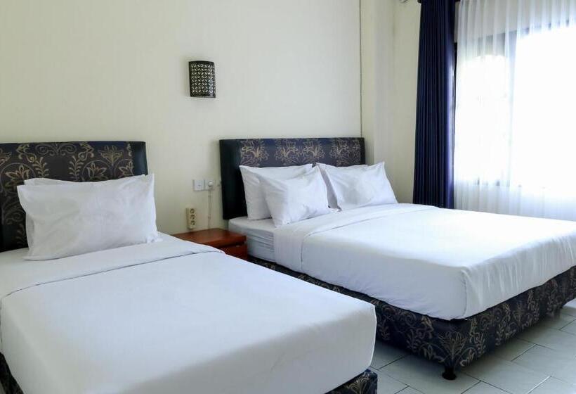Семейный Номер Superior, City Garden Bali Dwipa Hotel, Kuta