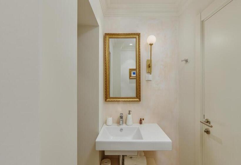 اتاق لوکس با چشم‌انداز دریا, Vila Perast Boutique