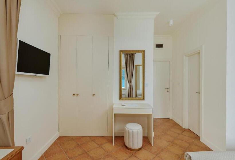 اتاق لوکس با چشم‌انداز دریا, Vila Perast Boutique