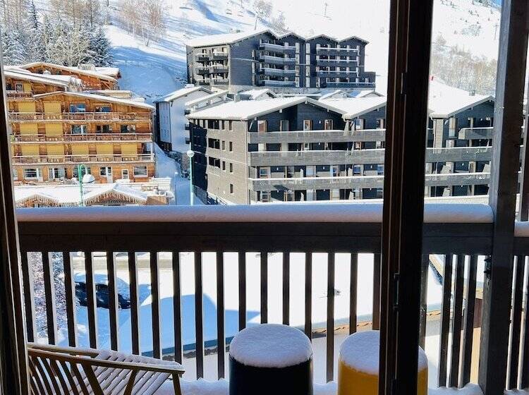 Номер Стандарт, The People Les 2 Alpes