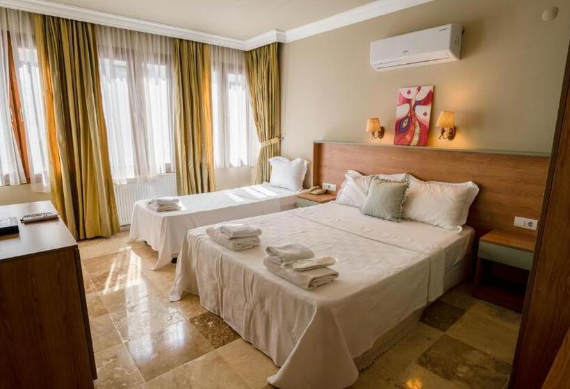 Habitació Triple Deluxe, Ebruli Otel Cunda