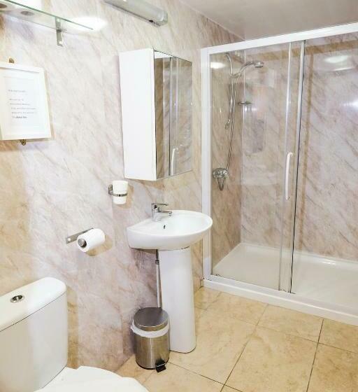 Семейный Номер, Balmore Guest House