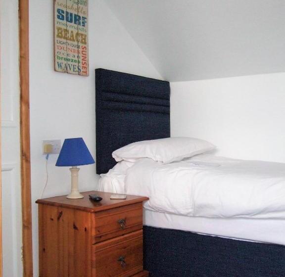 标准单人间, Links Side Guest House